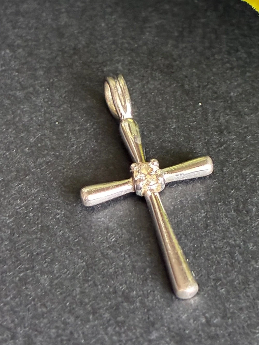 925 Silver pendant,Polished Silver Cross Pendant Necklace with Center Accent - Picture 2 of 6